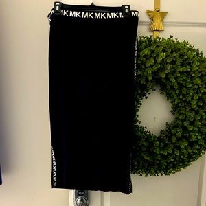 Sexy Michael Kors pencil skirt!! Full of stretch